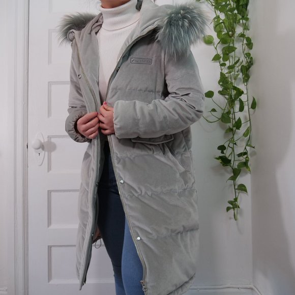Long Super warm winter voat with beautiful faux fur collar - Picture 6 of 15